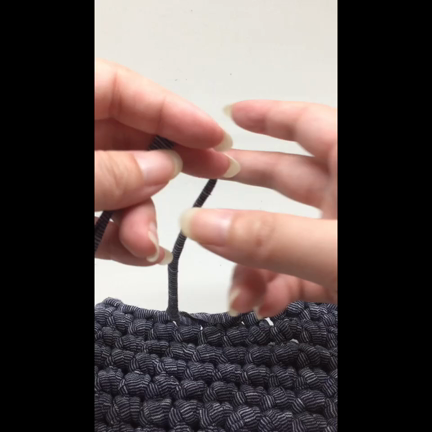 編むと今年大流行の グレンチェック に見えちゃう？Tシャツヤーンの記事動画