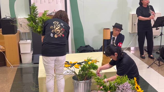 創流65周年記念光風流いけばな展の記事動画