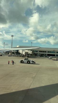 久々に飛行機に乗りましたの記事動画