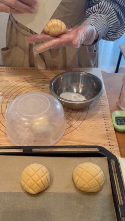 スイスイ成形できる！メロンパンの記事動画