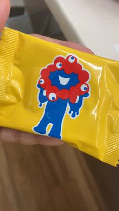 ミャクミャクさきいか食べてみたの記事動画