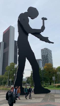 フランクフルト3日目のお昼ごはんの記事動画