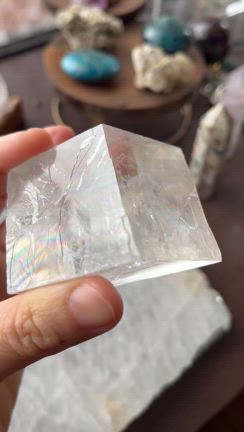 最果ての天然石店　6月のオープン日です♪の記事動画