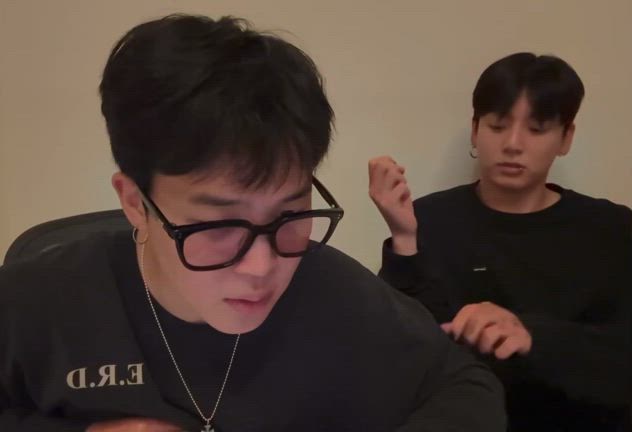 除隊後2度目のグクミン❤Wライブ☆秘密が明かされる日+日常が思い出作り＋寝たくないのか発言の謎の記事動画