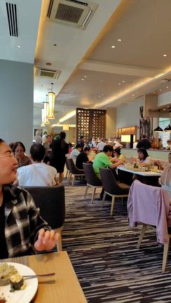 子ども好きなフィリピン人からの洗礼を受ける！の記事動画