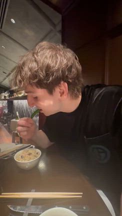 激辛クリスマスディナーの記事動画