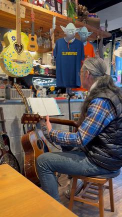 ちょっと怪しげなカフェに一人で足を踏み入れた結果の記事動画