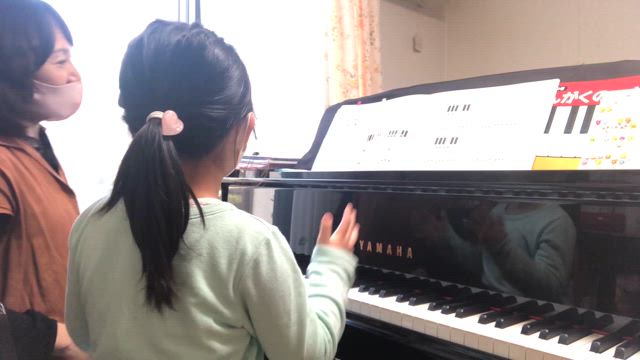 「むつかしい」を作らないピアノレッスンの記事動画