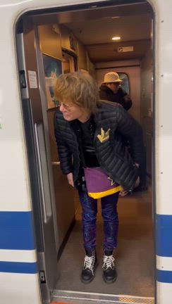 ☆晃さん♪ファンのお見送りの記事動画