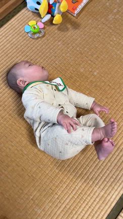 孫④ 寝返り成功の記事動画