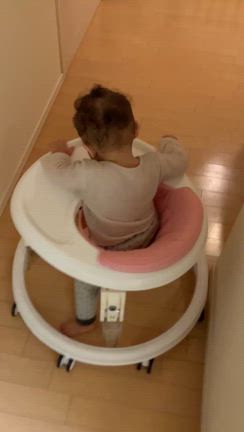 娘の髪はクルクルの記事動画