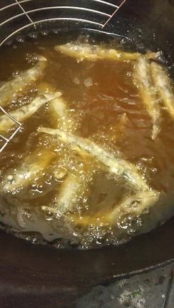 今夜のつまみはなんじゃろな。初めて買った魚。の記事動画