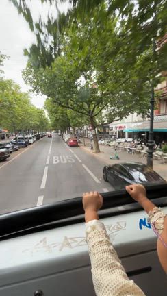 2階建てバスの景色の記事動画