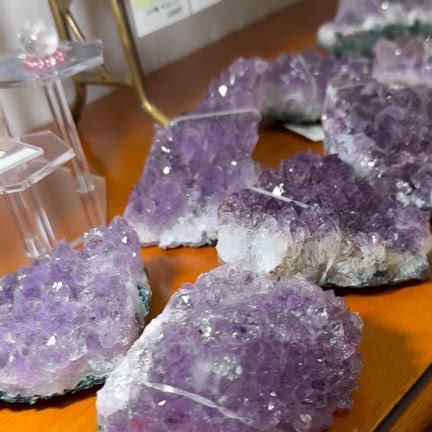 新入荷！ブラジル産アメジストの記事動画