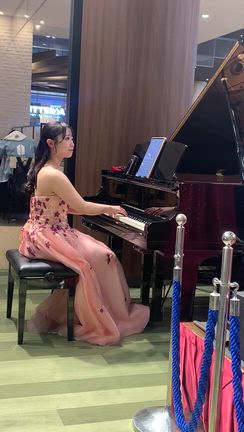 花は咲く／ミニオンおばさん登場の記事動画