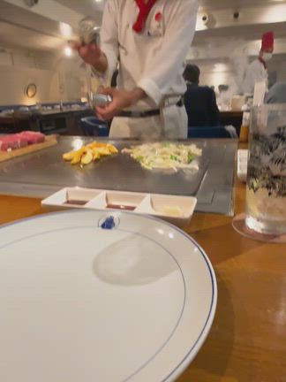 【牧志】サムズセーラーイン 国際通り店　イセエビ うにソースのオーブン焼き＆サーロインステーキの記事動画