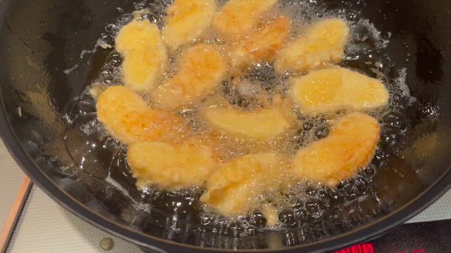 りんごの天ぷら作りました〜っの記事動画