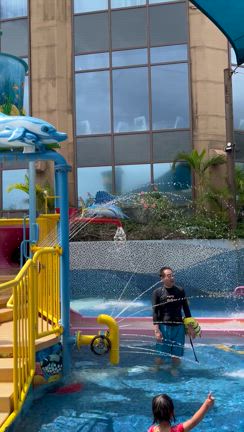 子連れグアム旅行③ホテルプール大満喫の記事動画