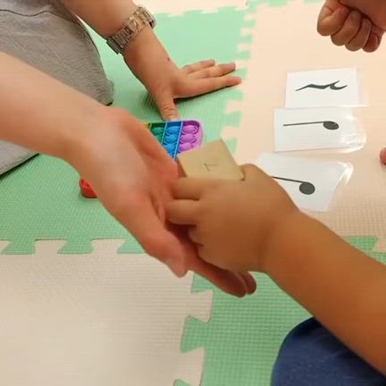 【音楽療育】発達ゆっくりさんのピアノレッスンの記事動画