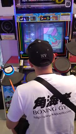 帰国の記事動画