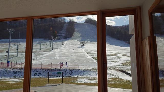 産みの苦しみ！出口に居座られると…(;´༎ຶД༎ຶ`)の記事動画