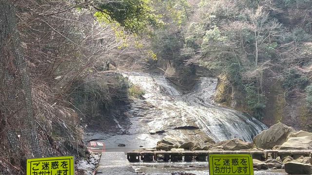 養老渓谷駅から粟又の滝の記事動画