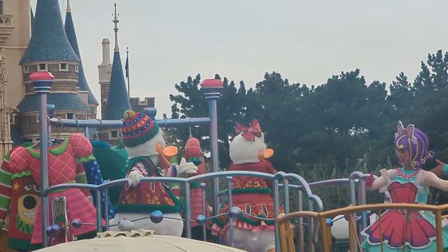 【トイズ・ワンダラス・クリスマス】魔法の雪がパレードルートに降ります☆メリークリスマスの記事動画