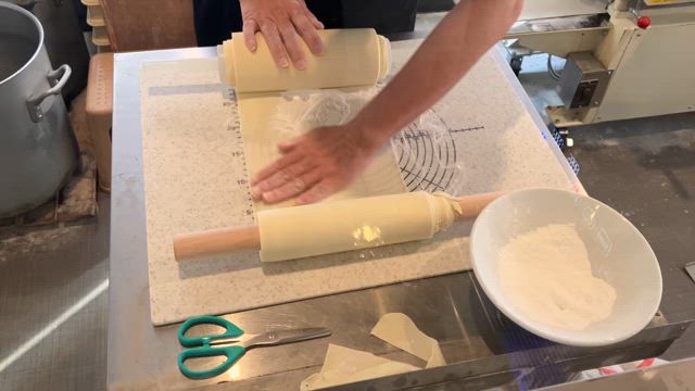 1/2(木)は昼のみ営業の記事動画