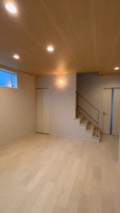 ルームツアー〜アイアン手摺とブラケット照明がアクセントの物件が完成〜の記事動画