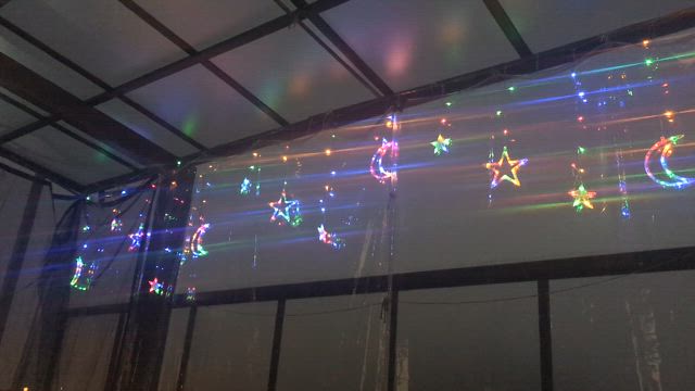 クリスマスイルミネーションの設置の記事動画