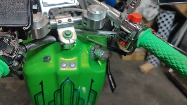 ズーマーのエンジンのかかりが悪いねんの記事動画