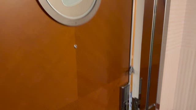 ここに泊まれば魔法使いの弟子になれる！？"ミッキーマウスルーム(魔法使いの弟子)"を紹介します☆の記事動画