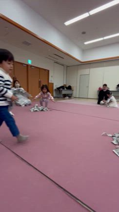 本日の2歳クラスリトミックの記事動画