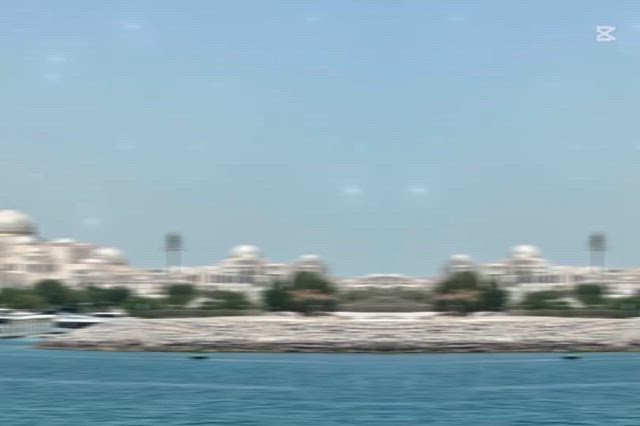 ドバイ出張の記事動画