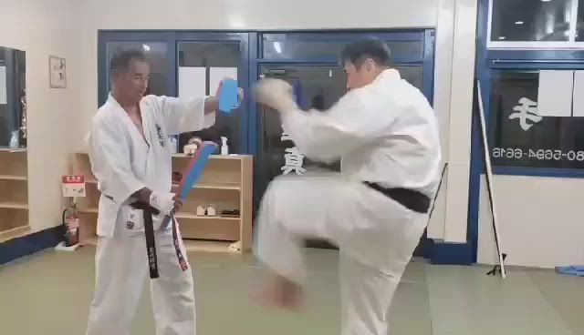 【空手】白い空手着で身を包み心も体も鍛えてみませんか？の記事動画