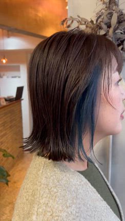 ネイビーでワンポイントのアクセントを☝️の記事動画