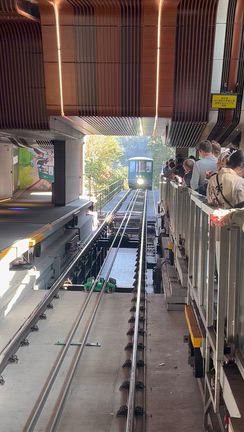 香港2日目〜♪香港の若桜号見つけたよの記事動画