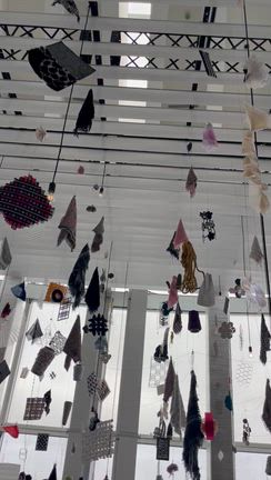 CHANELのエキシビション「la Galerie du 19M Tokyo」への記事動画