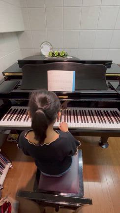 自分だけの曲づくりに挑戦！ルンルン気分で仕上げたCちゃんの育脳ピアノレッスンの記事動画