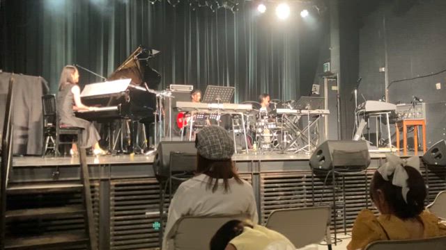 コンサートの記事動画