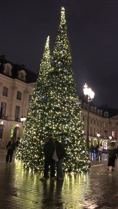 2025/12/20 一日出歩いてました。クリスマスイルミネーションを雨の中見て来ましたの記事動画