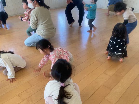 メリッサ・ハニー　夢中でさくらんぼリズムを楽しみました♪の記事動画