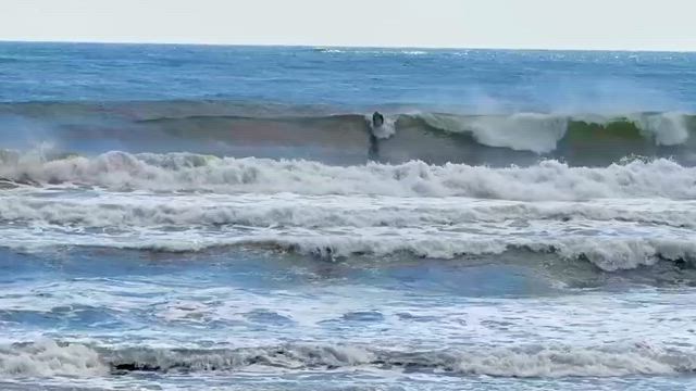 湘南茅ヶ崎汐小前クソ下ポイントで良い波に乗って〜3日連続サーフィンできて嬉しい筋肉痛バキバキ〜♪の記事動画