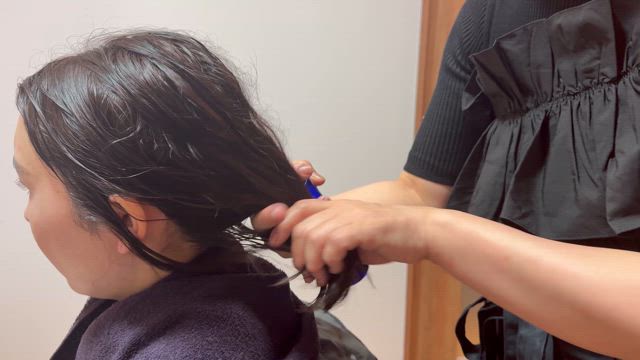 暑い夏こそ「頭寒足熱」！頭を冷やして血行促進&amp;健康な髪を育てる方法の記事動画