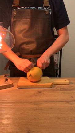 ブルゴーニュ産のカシスリキュールでの記事動画