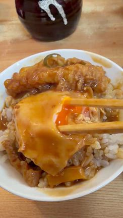 岩正手打うどん店さんで味噌煮込みうどん天ぷら・玉子入りの記事動画