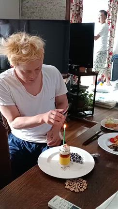 誕生日の四六詩句の記事動画