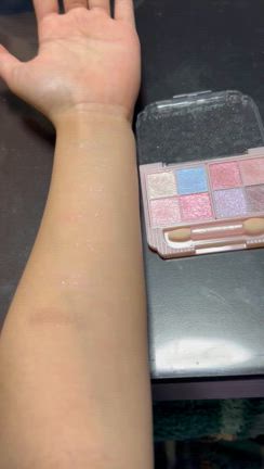 キャンメイク プティパレットアイズ（スパークリングタイプ）で目元のおしゃれ♪の記事動画