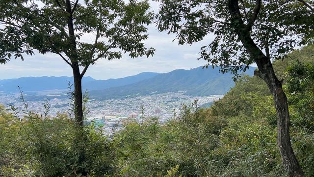 山とキノコと温泉とビールの記事動画