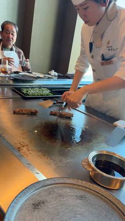 鉄板焼  さざんかの記事動画